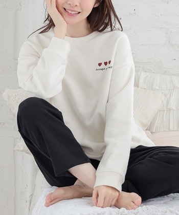 【Honeys公式 / ハニーズ】ワンポイントルームウェア(上下セット) レディース M オフ×クロ プチプラ 【Honeys公式 / ハニーズ】ワンポイントルームウェア(上下セット) レディース M オフ×クロ プチプラ