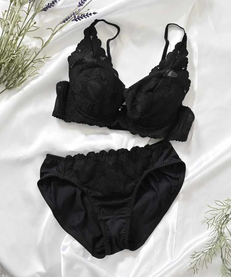 【包みこむブラ】花柄レースブラセット