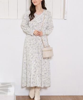 【Honeys公式 / ハニーズ】Vネックワンピース レディース M オフ花柄 プチプラ