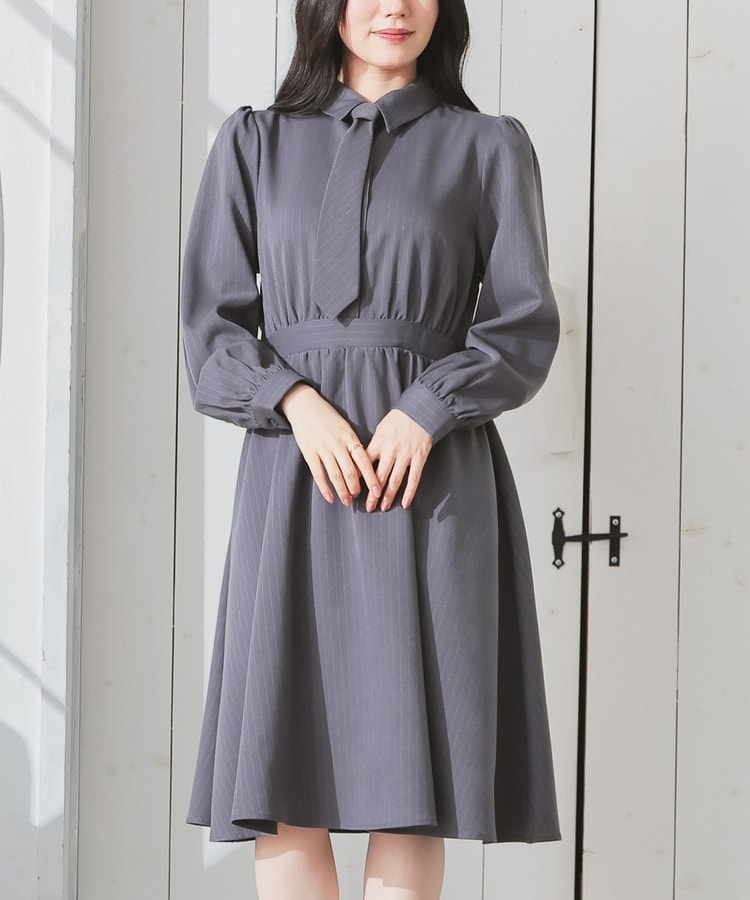 ネクタイ付ワンピース