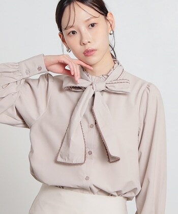 【Honeys公式 / ハニーズ】ボウタイブラウス レディース L ベージュ プチプラ 【Honeys公式 / ハニーズ】ボウタイブラウス レディース L ベージュ プチプラ