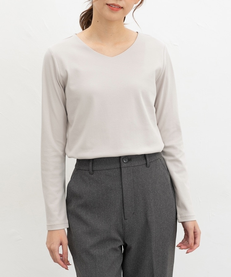 きれいめVネックTシャツ