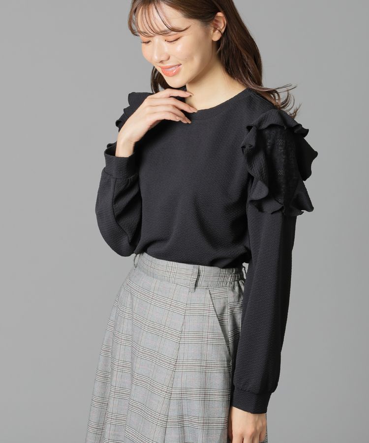 袖フリルトップス