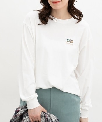 【Honeys公式 / ハニーズ】モチーフ刺繍Tシャツ レディース M オフ プチプラ 【Honeys公式 / ハニーズ】モチーフ刺繍Tシャツ レディース M オフ プチプラ