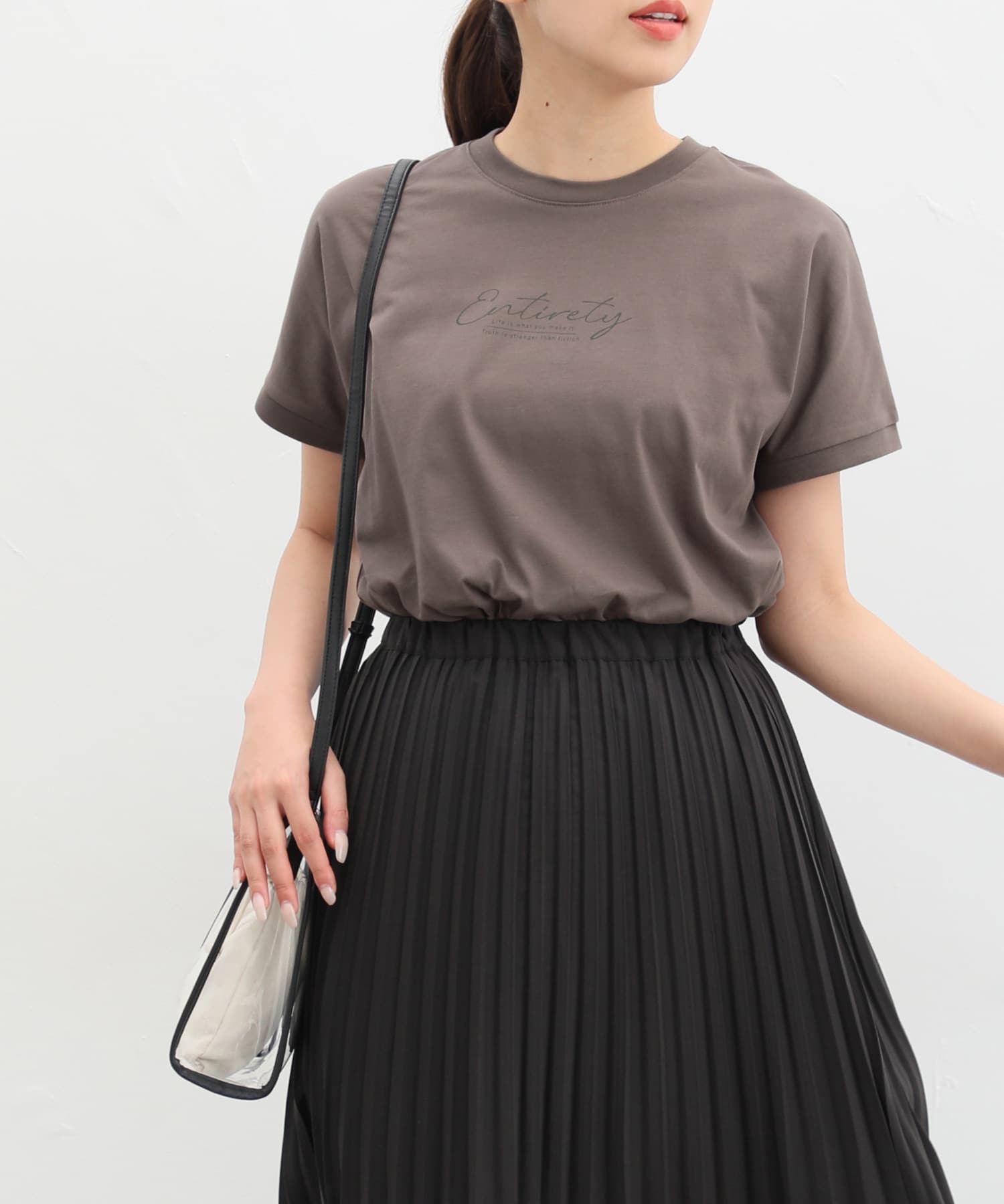 ロゴプリントTシャツ