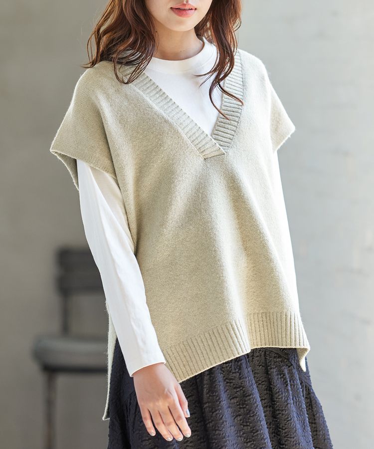 ハニーズ公式通販】Tシャツ付Vネックベスト: トップス-Honeys