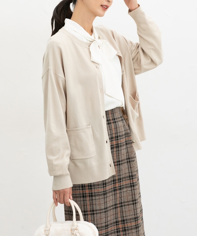 ヒアルロン酸金釦カーデ