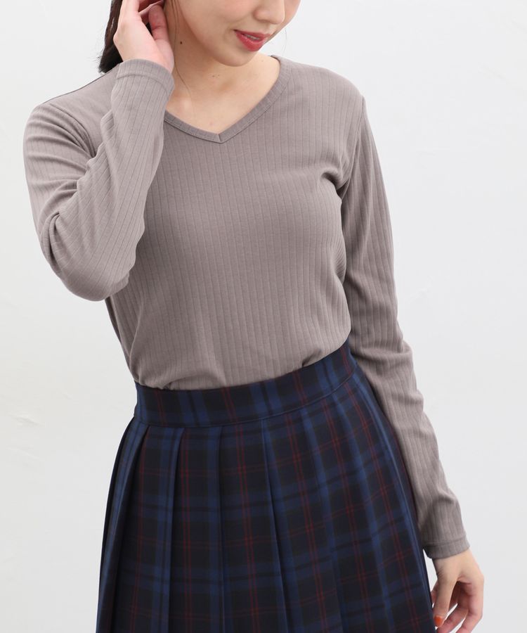 ＶネックＴシャツ