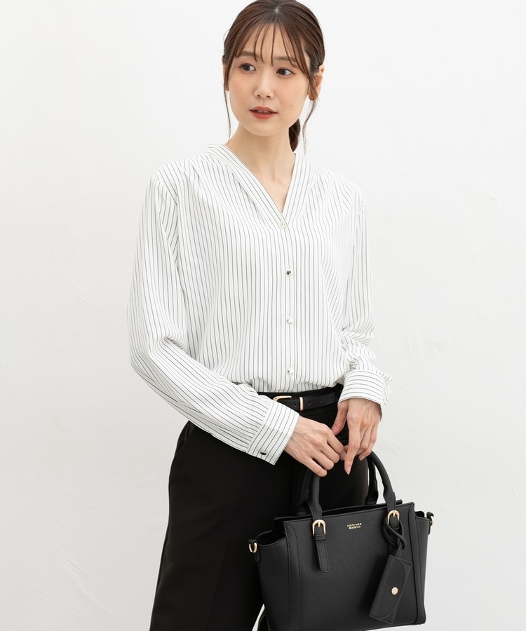 Vネックブラウス