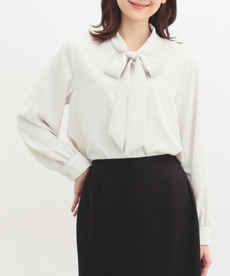 ボウタイブラウス