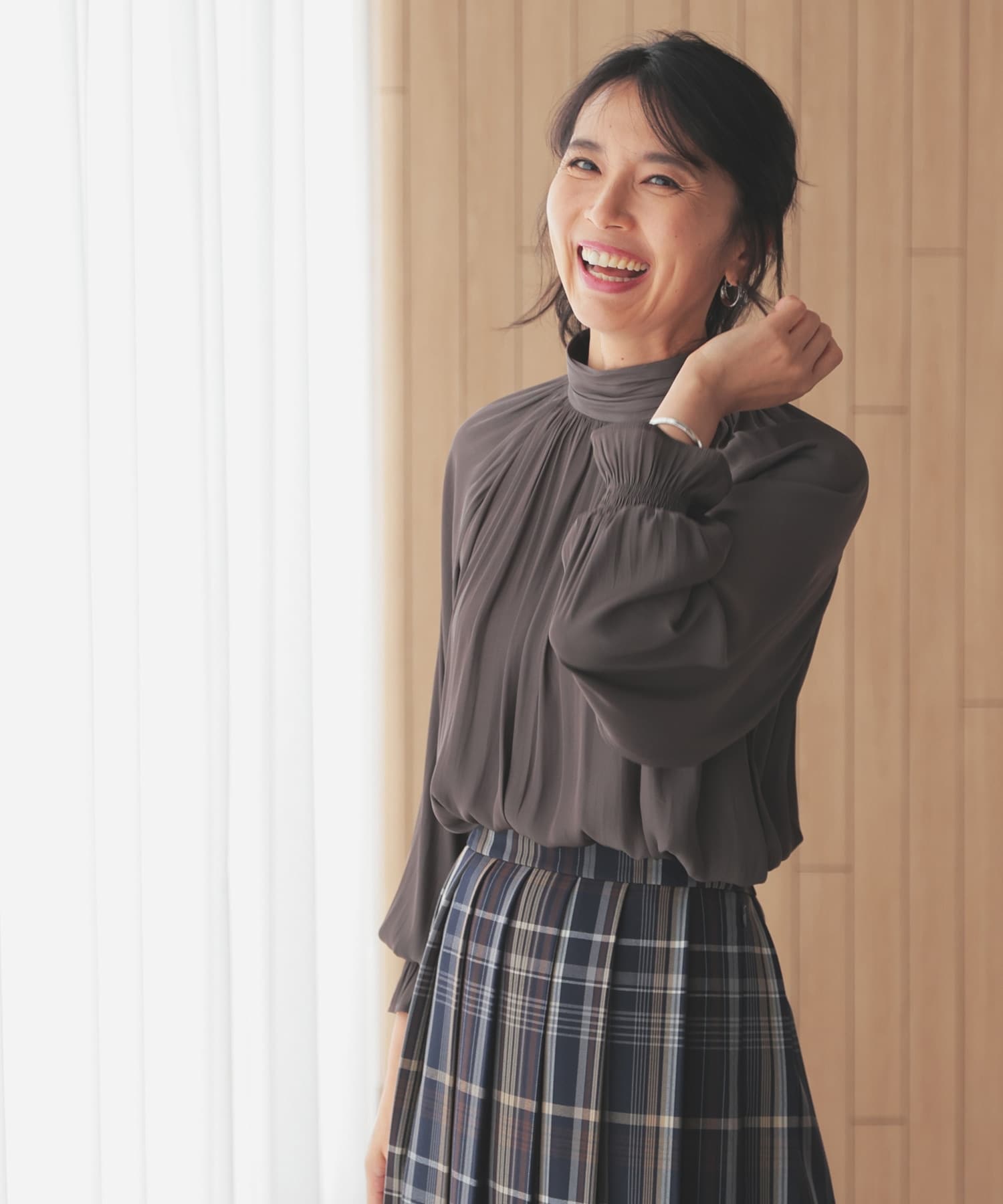 crewre online shop / ビッグポケットハイネックブラウス