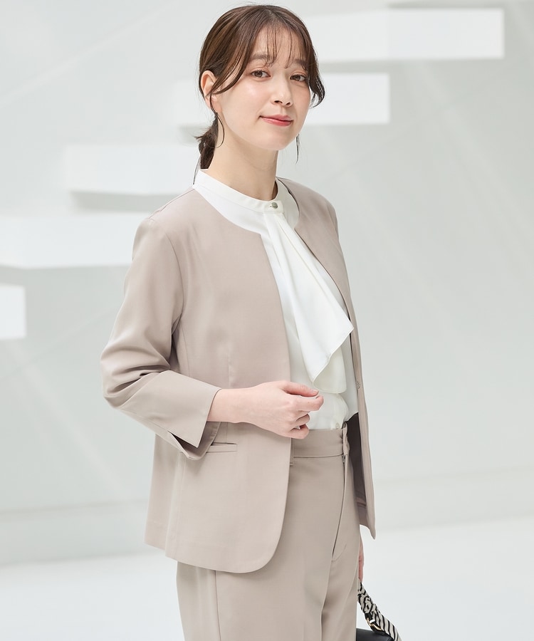 8分袖ノーカラージャケット